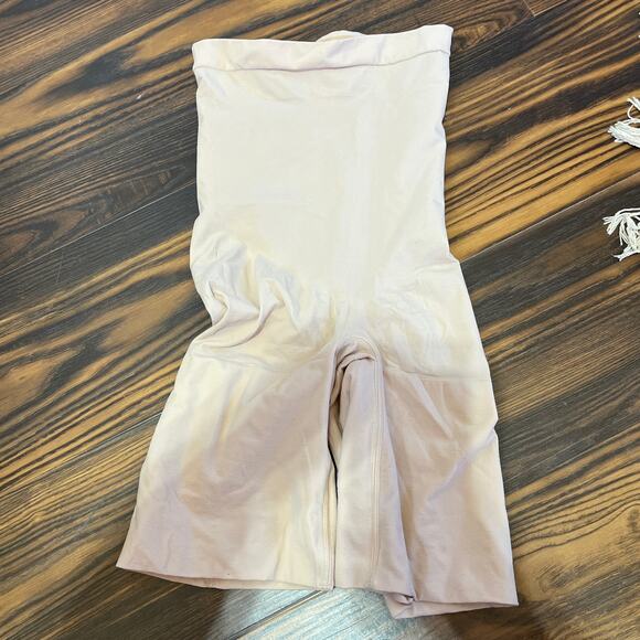 SPANX High Waisted Mid-Thigh Compression Shapewear Shorts Size L - Picture 2 of 8